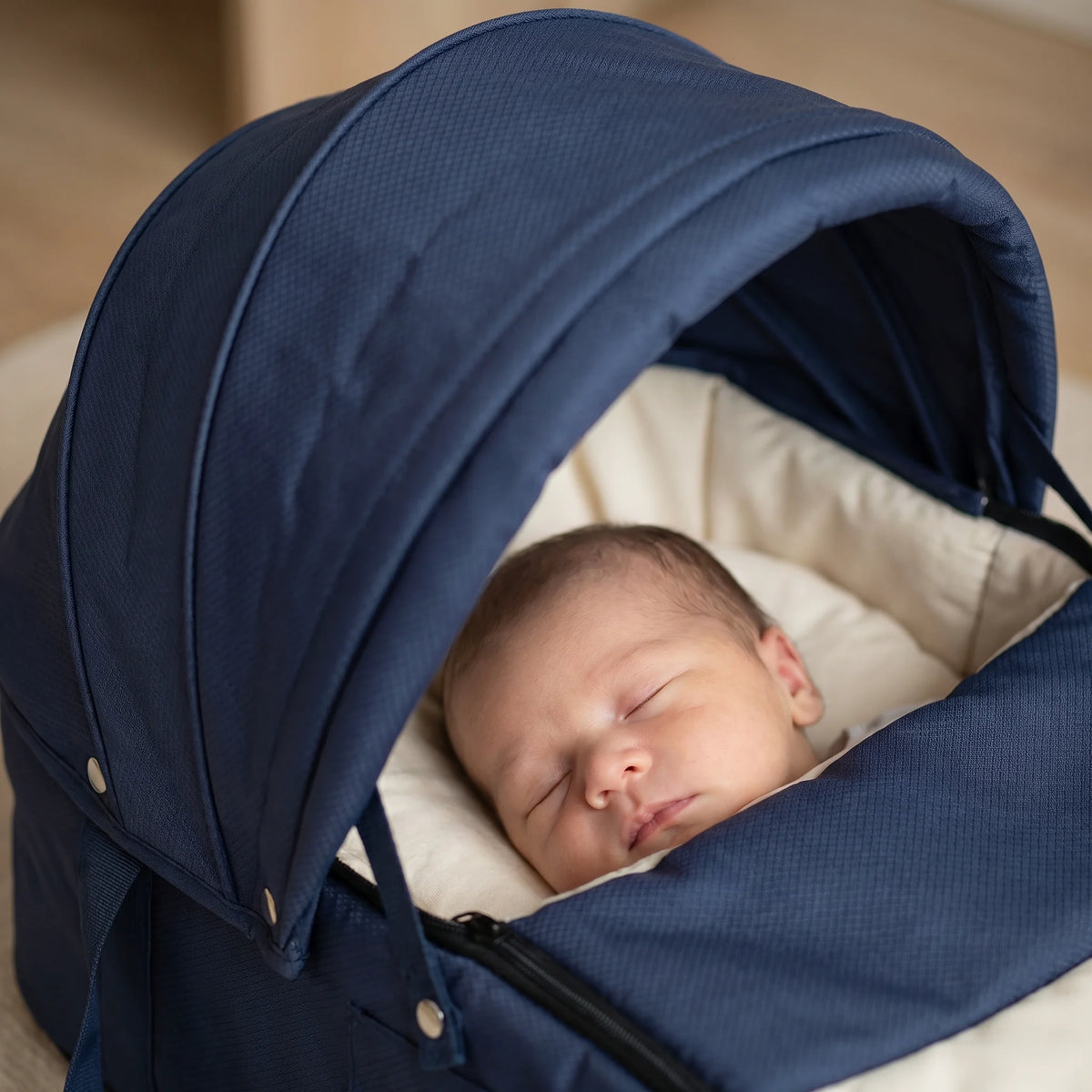 Amari - Portable Baby Nest - Lightweight Travel Bassinet with Canopy for Newborns